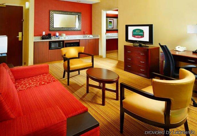 Отель Courtyard By Marriott Cleveland Уиллоуби Номер фото