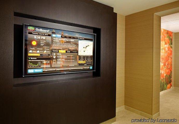 Отель Courtyard By Marriott Cleveland Уиллоуби Бизнес фото