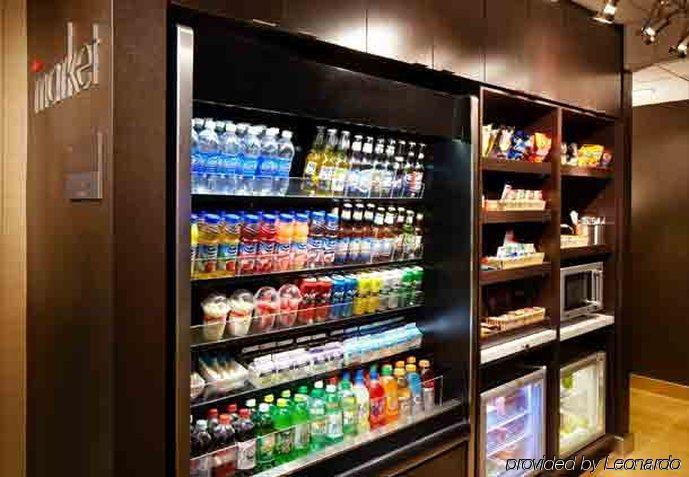 Отель Courtyard By Marriott Cleveland Уиллоуби Ресторан фото