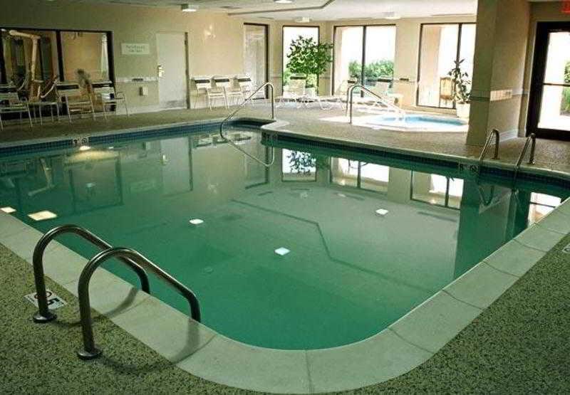 Отель Courtyard By Marriott Cleveland Уиллоуби Удобства фото